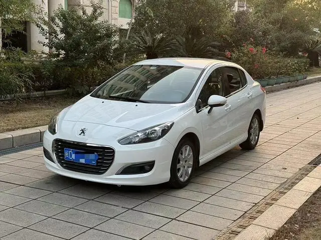 Peugeot 308 2013 model 1.6L automatic style
