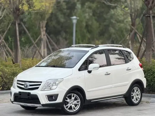 Changan CX20 2014 1.4L IMT sunroof navigation version National IV