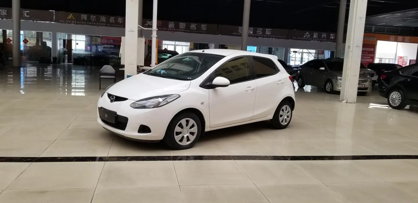 Mazda2 2011 Hyundai 1.3L Automatic Standard Edition