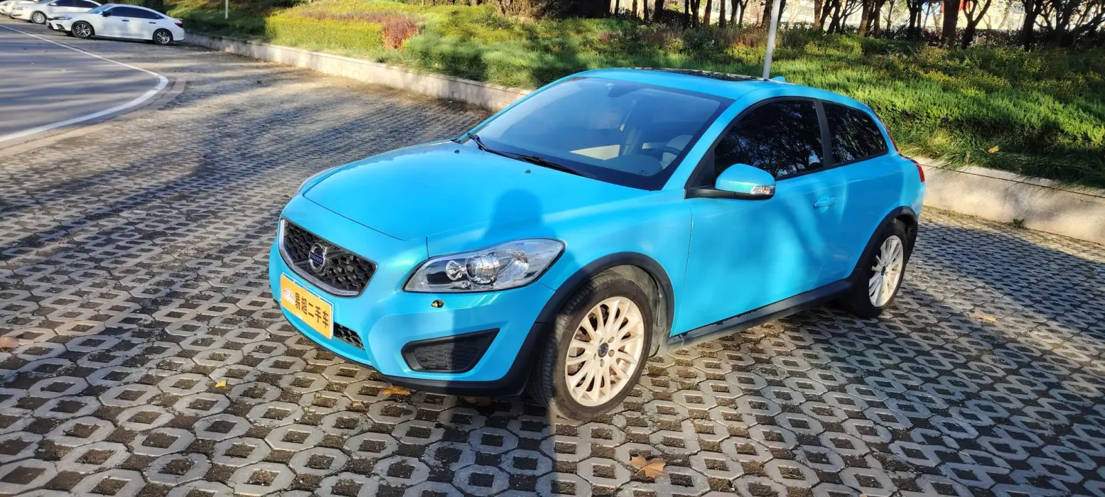 Volvo C30 2012 2.0L Aktiv Dynamic Package Edition