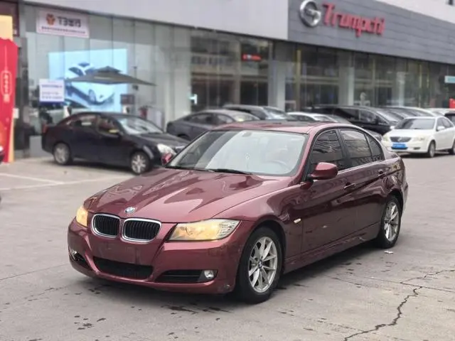 BMW 3 Series 2011 318i Leading Model