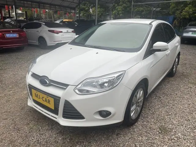 Focus 2015 sedan 1.6L automatic comfort