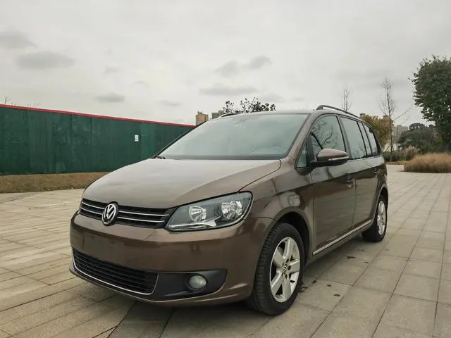 Touran 2013 1.4T automatic comfort version 5 seats
