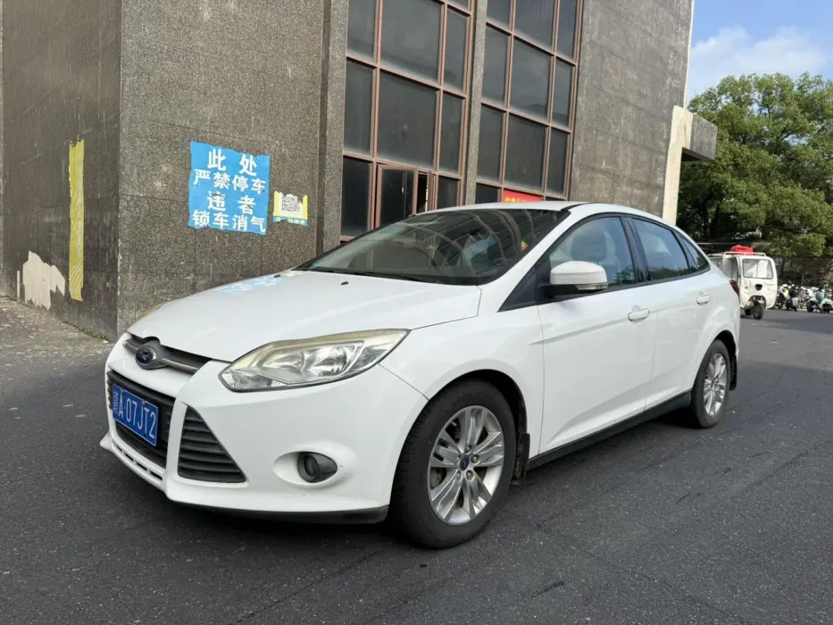 Focus 2012 sedan 1.6L automatic comfort type