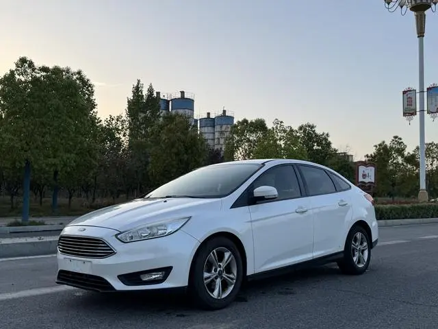 Focus 2015 sedan 1.6L automatic comfort