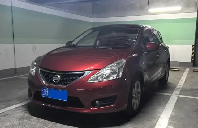 Tiida 2011 1.6L CVT comfort model