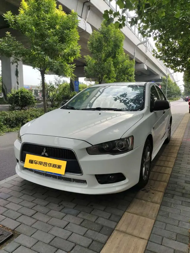 Yishen 2013 Fashion Edition 1.8L CVT Comfort Type