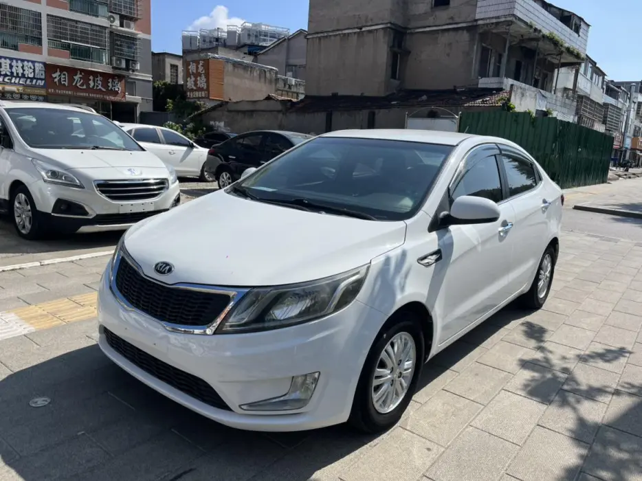 Kia K2 2015 Sedan 1.4L AT GLS
