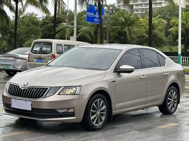 Octavia 2018 TSI230 DSG Comfort Edition