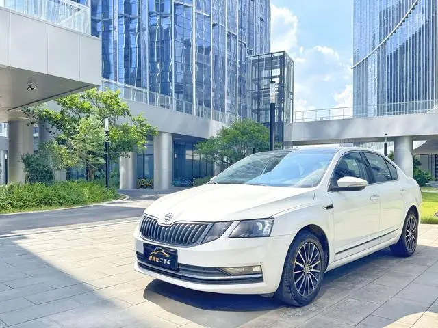 Octavia 2018 TSI230 DSG Comfort Edition
