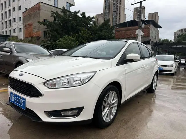 Focus 2015 hatchback 1.6L automatic comfort type