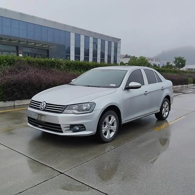 Bora 2013 1.6L automatic comfort type