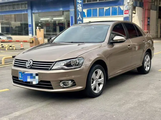 Bora 2014 1.6L automatic comfort model