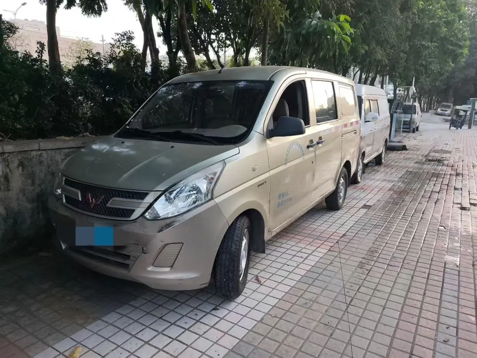 Wuling Rongguang V 2016 1.5L practical model without assistance