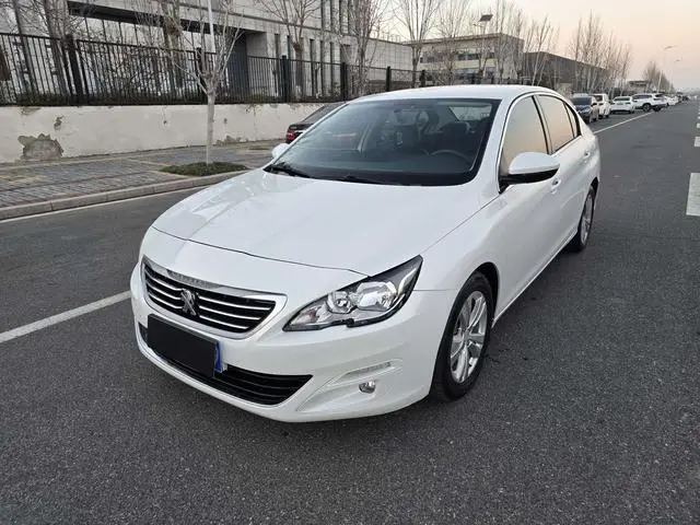 Peugeot 408 2014 1.8L manual leading version