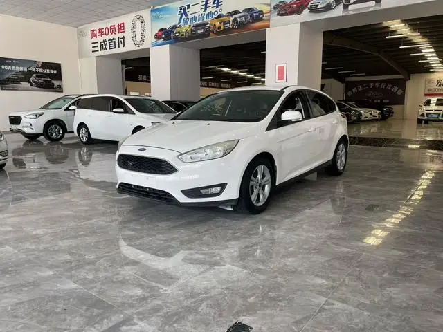 Focus 2015 hatchback 1.6L automatic comfort type