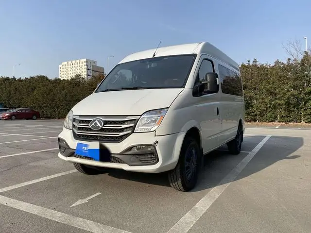 Xintu V80 2019 PLUS 2.0T 6-speed manual Aoyuntong short-axle mid-top 5/6 seat