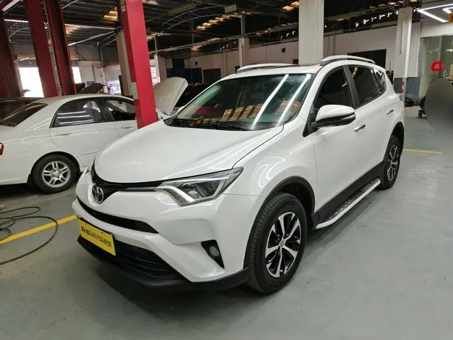 RAV4 Rongfang 2016 2.0L CVT two-wheel drive fashion version