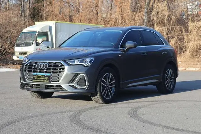 Audi Q3 2022 35 TFSI Fashionable and Dynamic