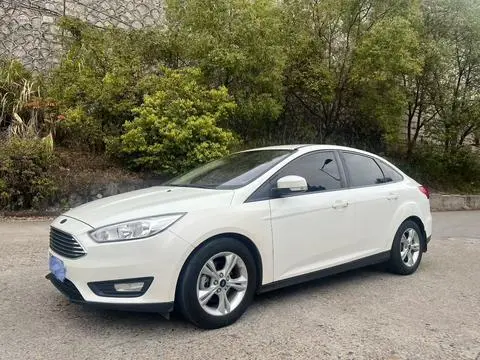 Focus 2015 sedan 1.6L automatic comfort type