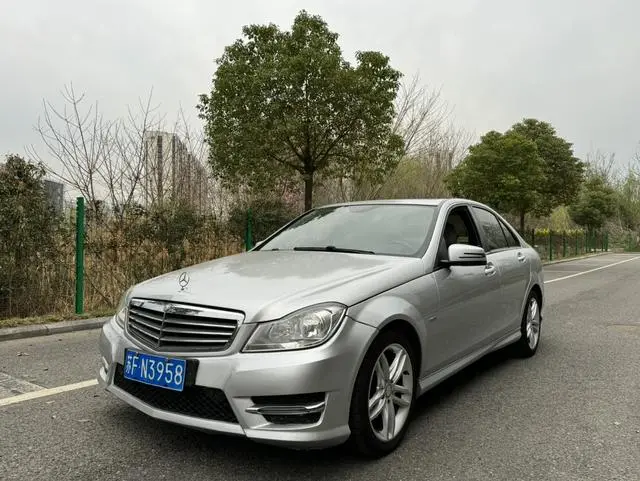 Mercedes-Benz C-Class 2013 C 180 Classic Grand Edition