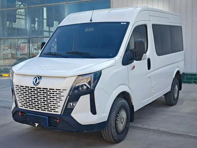 Yufeng 2023 V9+ 2.0T automatic front-wheel drive multi-function short-axle mid-roof 5/6 seats