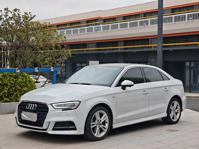 Audi A3 2019 Limousine 35 TFSI Fashion Type National V
