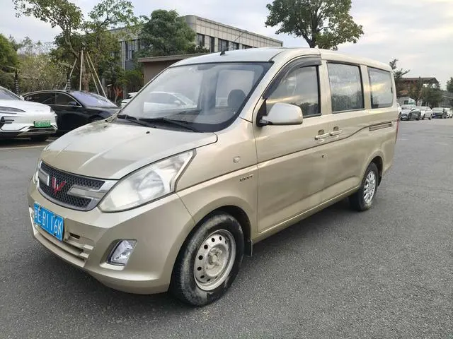 Wuling Rongguang V 2016 1.5L standard model