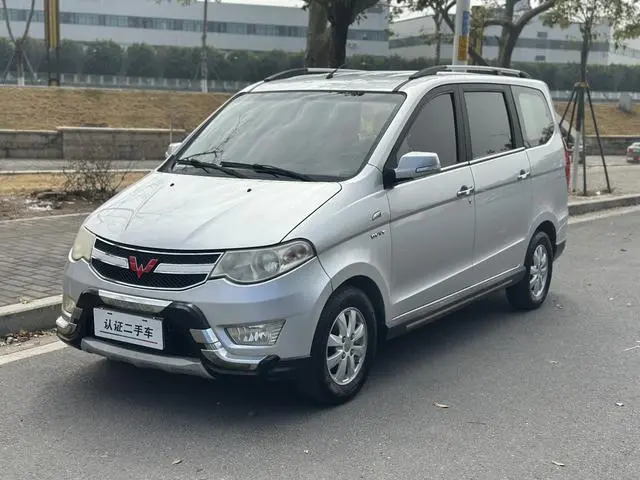 Wuling Hongguang 2014 1.5L S comfort model