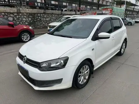 Polo 2016 1.4L manual fashion model