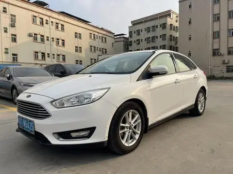 Focus 2015 sedan 1.6L automatic fashion model