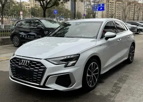Audi A3 2021 Sportback 35 TFSI aggressive sports model
