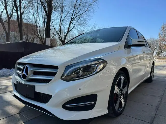 Mercedes-Benz B-Class 2019 B 200 Fashion Model