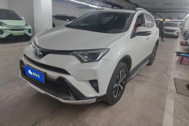 RAV4 Rongfang 2018 2.0L CVT two-wheel drive fashion X version