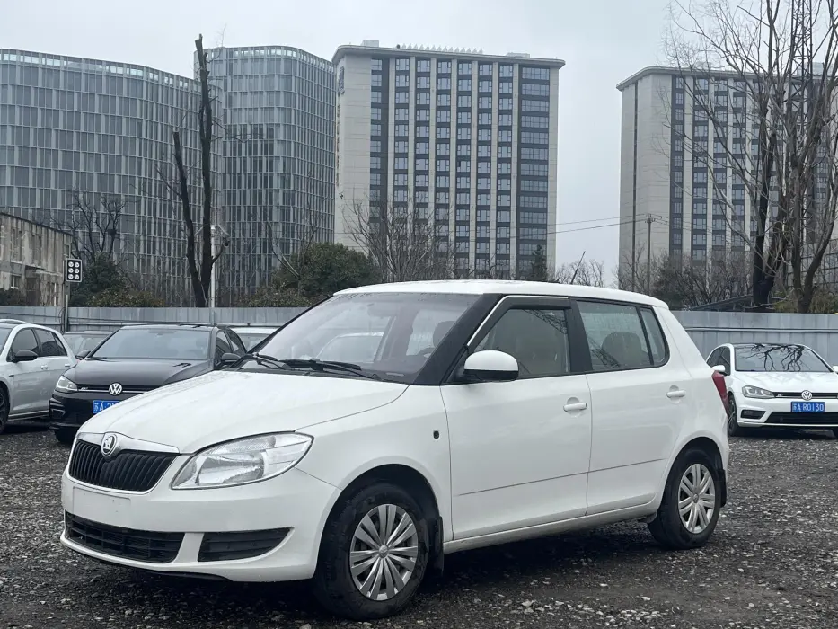 Fabia 2014 1.4L Automatic Crystal Edition