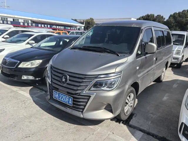 Lingzhi 2025 M5 1.6L long axis basic model 5 seats