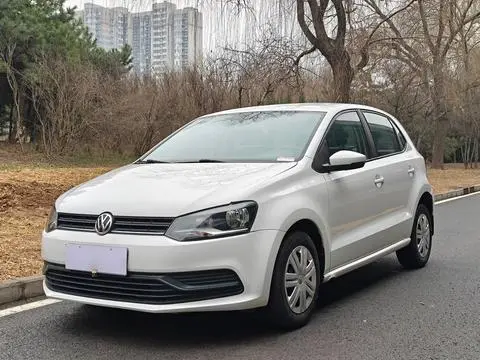 Polo 2016 1.4L manual fashion model