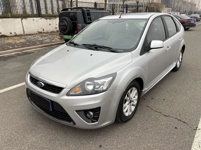 Focus 2011 hatchback 1.8L automatic fashion model