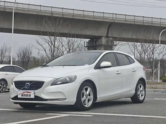 Volvo V40 2016 T3 Zhiyi Edition