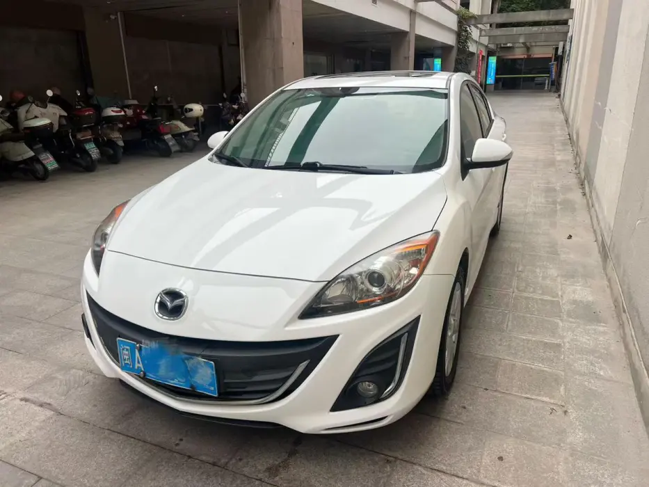Mazda 3 Star 2015 sedan 2.0L automatic sports model