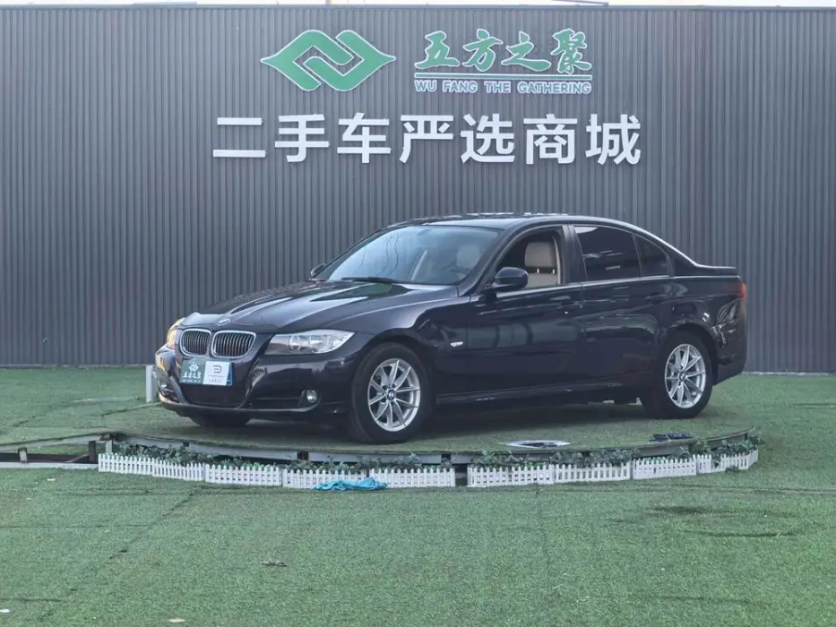 BMW 3 Series 2011 318i Leading Model