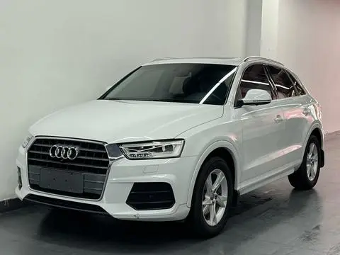 Audi Q3 2018 30th Anniversary Model 30 TFSI Fashion Model