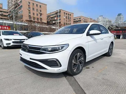 Bora 2025 200TSI DSG Yue Xing Navigation Edition