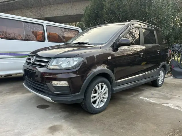 Fengguang 370 2016 model 1.5L manual standard type II 7 seats