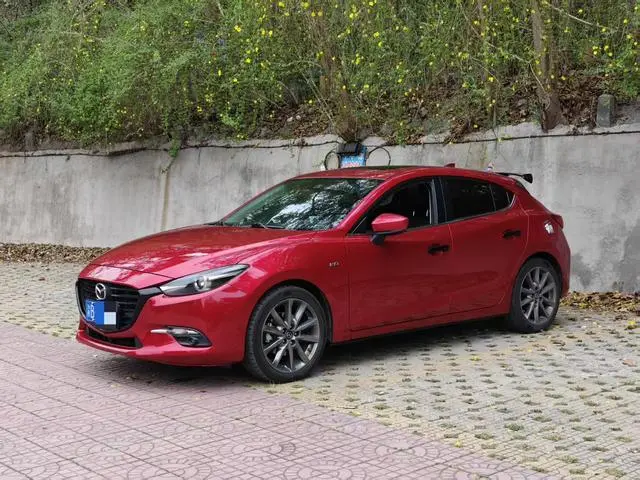 Mazda3 Angkesela 2017 hatchback 2.0L automatic sports model National V