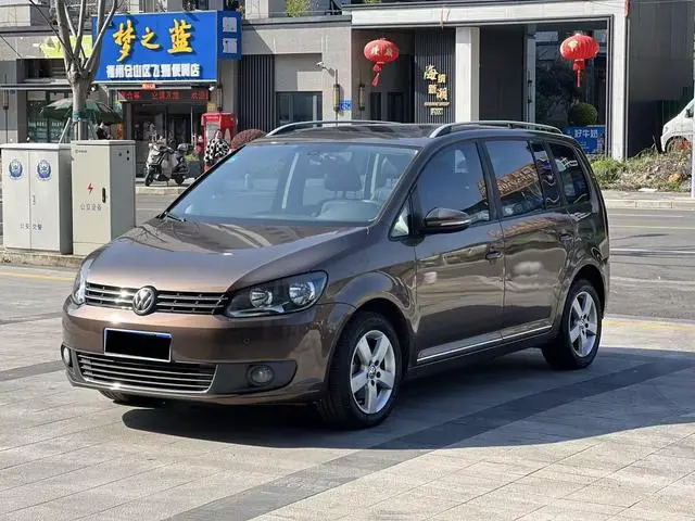 Touran 2013 1.4T automatic comfort version 5 seats