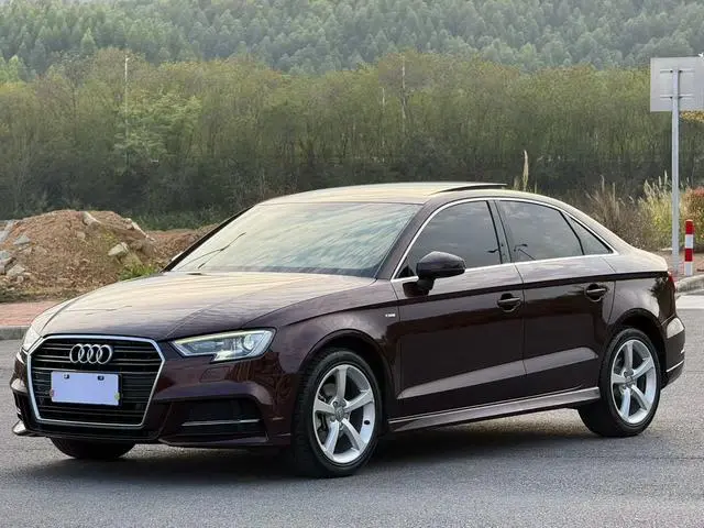 Audi A3 2018 30th Anniversary Limousine 35 TFSI Fashion