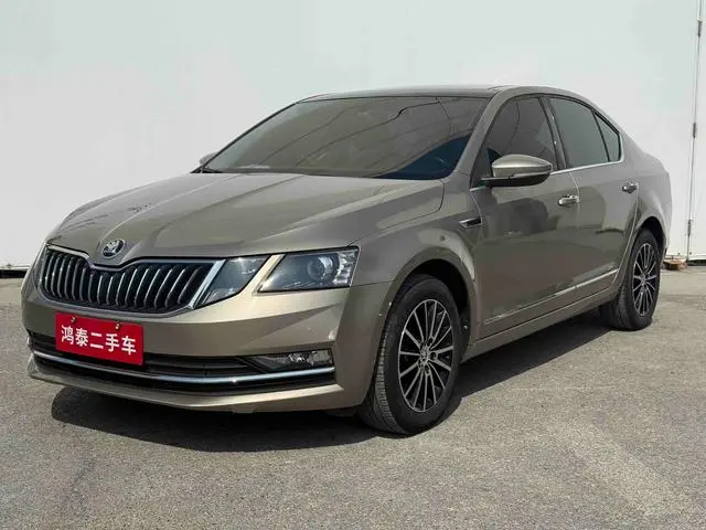 Octavia 2018 TSI230 DSG Deluxe Edition
