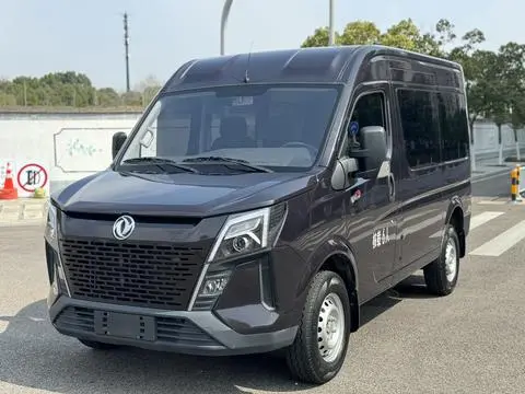 Yufeng 2023 V9+ 2.0T automatic front-wheel drive multi-functional short-axle low-roof 5/6 seats