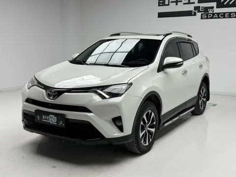 RAV4 Rongfang 2016 2.0L CVT two-wheel drive fashion version